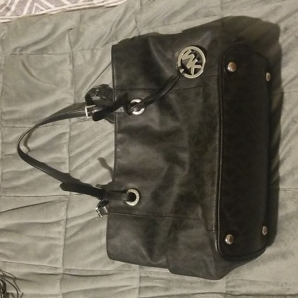 Authentic MK bag - Picture 2 of 9
